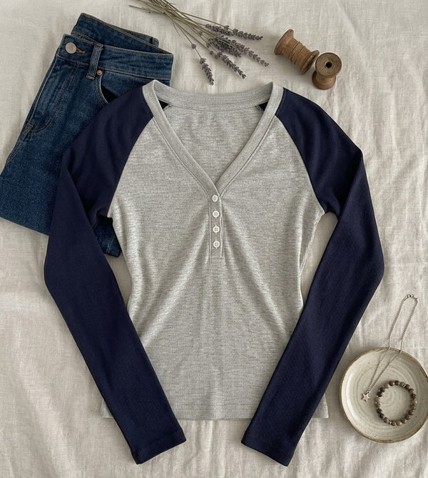Reglan V-Neck Henley